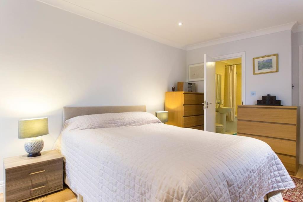 2 Bed Room Flat Near Westfield, West Londyn Zewnętrze zdjęcie